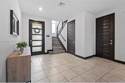 15776 NW 91st Ct, Miami Lakes, FL 33018 - Photo 11