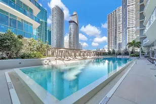 77 SE 5th St, Miami, FL 33131 - Photo 35