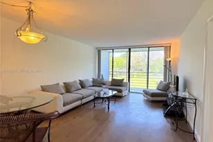 20400 W Country Club Dr, Aventura, FL 33180 - Photo 3