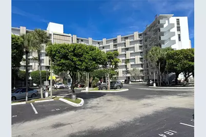 20400 W Country Club Dr #209, Aventura, FL 33180 - Photo 23