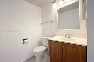 20400 W Country Club Dr, Aventura, FL 33180 - Photo 19