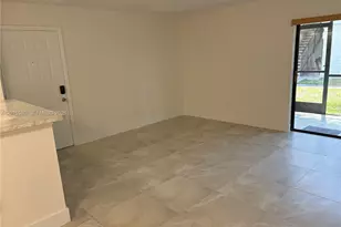 18875 NW 62nd Ave, Hialeah, FL 33015 - Photo 5