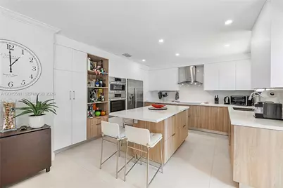 301 Hampton Ln, Key Biscayne, FL 33149 - Photo 19