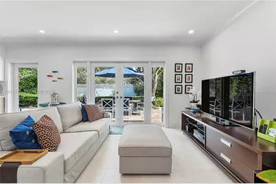 301 Hampton Ln, Key Biscayne, FL 33149 - Photo 15