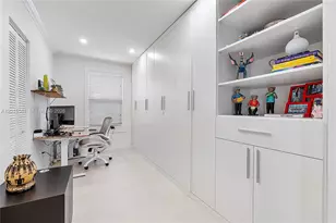 301 Hampton Ln, Key Biscayne, FL 33149 - Photo 15