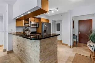 31 SE 5th St, Miami, FL 33131 - Photo 11