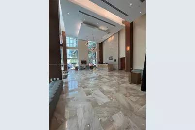 31 SE 5th St #3010, Miami, FL 33131 - Photo 3