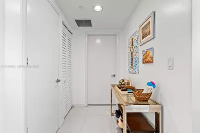 465 Brickell Ave #1016, Miami, FL 33131 - Photo 15