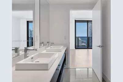45 SW 9th St #3502, Miami, FL 33130 - Photo 25