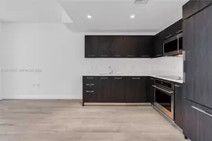 45 SW 9th St, Miami, FL 33130 - Photo 3