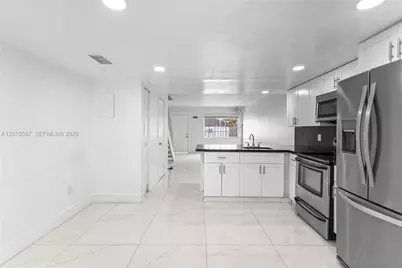 4079 W 9th Ln #74, Hialeah, FL 33012 - Photo 9