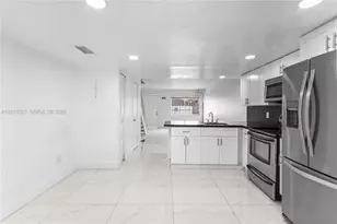 4079 W 9th Ln, Hialeah, FL 33012 - Photo 9