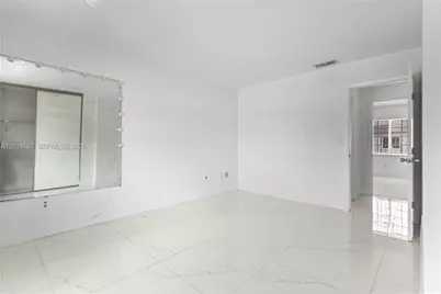 4079 W 9th Ln #74, Hialeah, FL 33012 - Photo 27