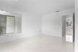 4079 W 9th Ln, Hialeah, FL 33012 - Photo 27