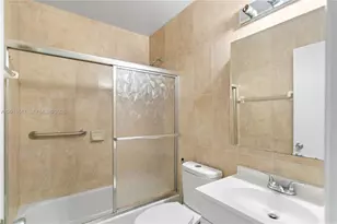 4079 W 9th Ln, Hialeah, FL 33012 - Photo 23