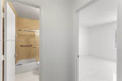 4079 W 9th Ln #74, Hialeah, FL 33012 - Photo 21
