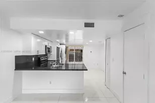 4079 W 9th Ln, Hialeah, FL 33012 - Photo 5