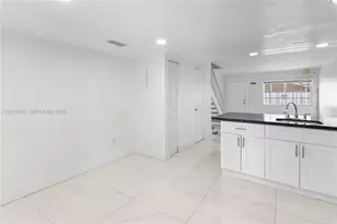4079 W 9th Ln, Hialeah, FL 33012 - Photo 11