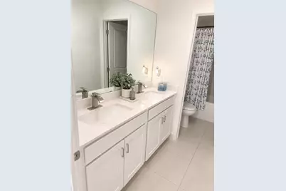 6835 Broadwater Ln, Lake Worth, FL 33467 - Photo 5