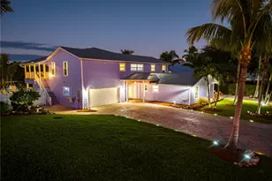 474 Peninsula Dr, Fort Pierce, FL 34946 - Photo 1