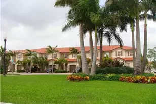 1036 NE 208th St, Miami, FL 33179 - Photo 15