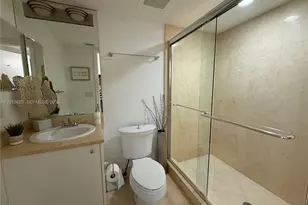 19900 E Country Club Dr, Aventura, FL 33180 - Photo 15