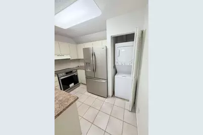 445 W Park Dr #106-4, Miami, FL 33172 - Photo 7