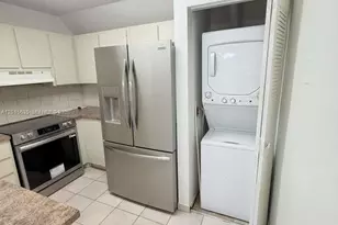 445 W Park Dr, Miami, FL 33172 - Photo 7