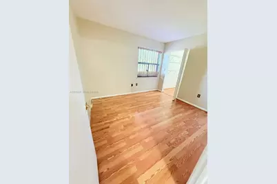 445 W Park Dr #106-4, Miami, FL 33172 - Photo 11