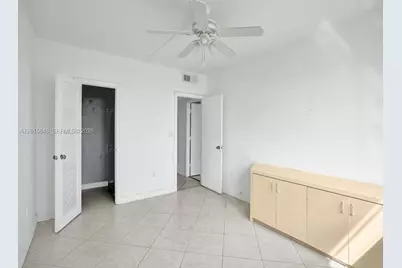300 Bayview Dr #906, Sunny Isles Beach, FL 33160 - Photo 45