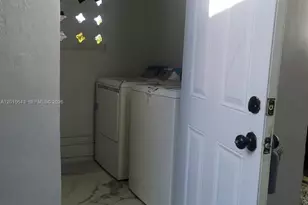266 NE 162nd St, Miami, FL 33162 - Photo 5