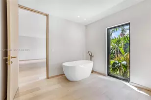 72 W Shore Dr W, Miami, FL 33133 - Photo 69