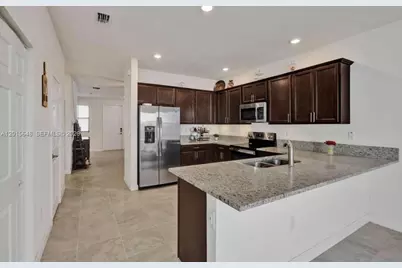 3460 W 103rd Ter, Hialeah, FL 33018 - Photo 11