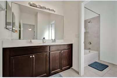 3460 W 103rd Ter, Hialeah, FL 33018 - Photo 21