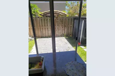 441 NE 5th St, Florida City, FL 33034 - Photo 11