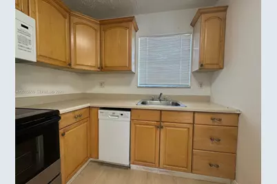 4122 SW 61st Ave #8, Davie, FL 33314 - Photo 5