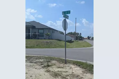 1402 NE 14 Ave, Cape Coral, FL 33909 - Photo 3