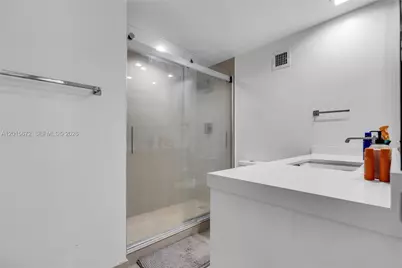 1200 West Ave #420, Miami Beach, FL 33139 - Photo 15