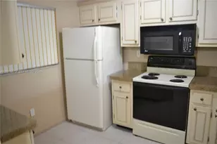 10855 SW 112th Ave, Miami, FL 33176 - Photo 9