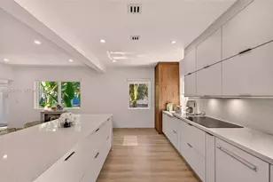 725 NE 81st St, Miami, FL 33138 - Photo 9