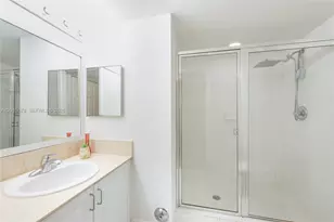 1155 Brickell Bay Dr, Miami, FL 33131 - Photo 19