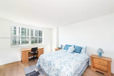 1155 Brickell Bay Dr #609, Miami, FL 33131 - Photo 9