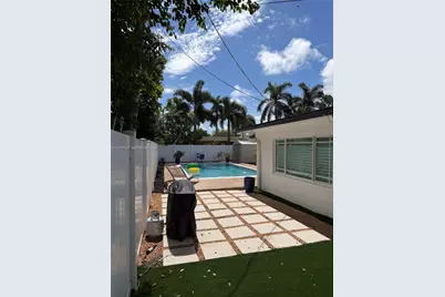 310 NE 12th Ave, Pompano Beach, FL 33060 - Photo 25