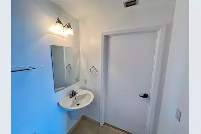 60 SW 13th St #3609, Miami, FL 33130 - Photo 7
