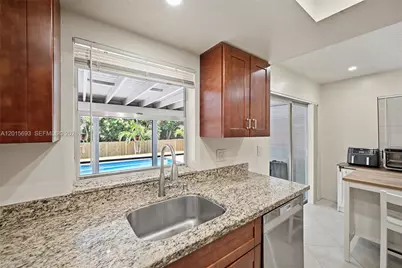 8972 SW 8th St, Boca Raton, FL 33433 - Photo 11