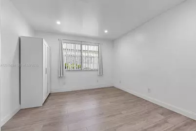 8550 Byron Ave #2G, Miami Beach, FL 33141 - Photo 7