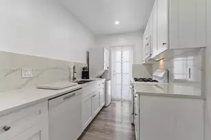 8550 Byron Ave, Miami Beach, FL 33141 - Photo 15