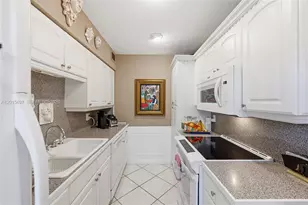 636 NE 17th Terrace, Fort Lauderdale, FL 33304 - Photo 17