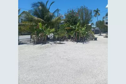 251 Pelican Ln, Big Pine, FL 33043 - Photo 13