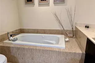 1000 Island Blvd, Aventura, FL 33160 - Photo 17